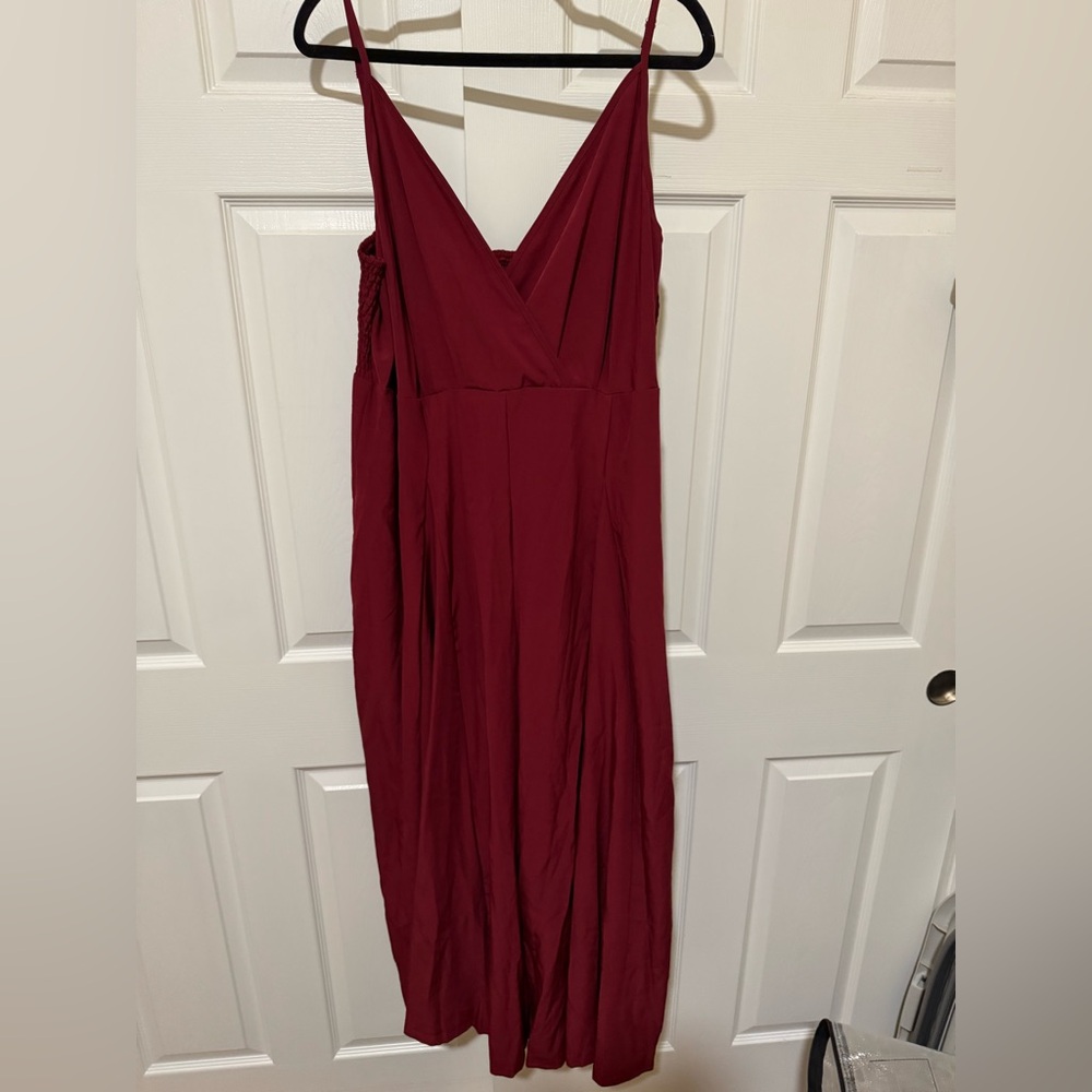 Elegant Burgundy Sleeveless Dress